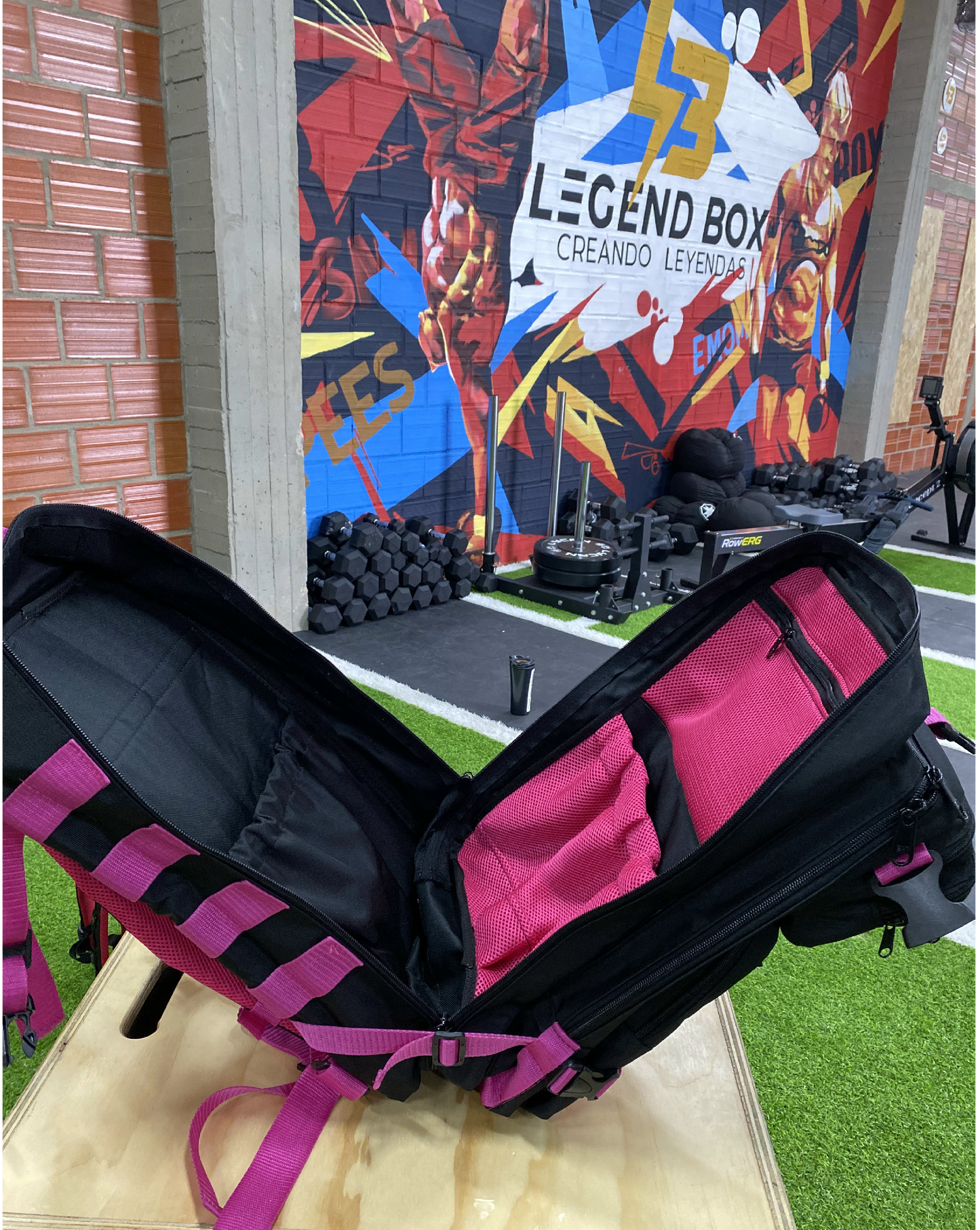 Morral táctico 45lt. (negro rosa)