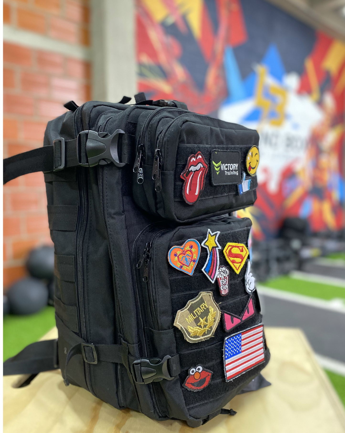 Morral táctico 45lt. (negro rojo)